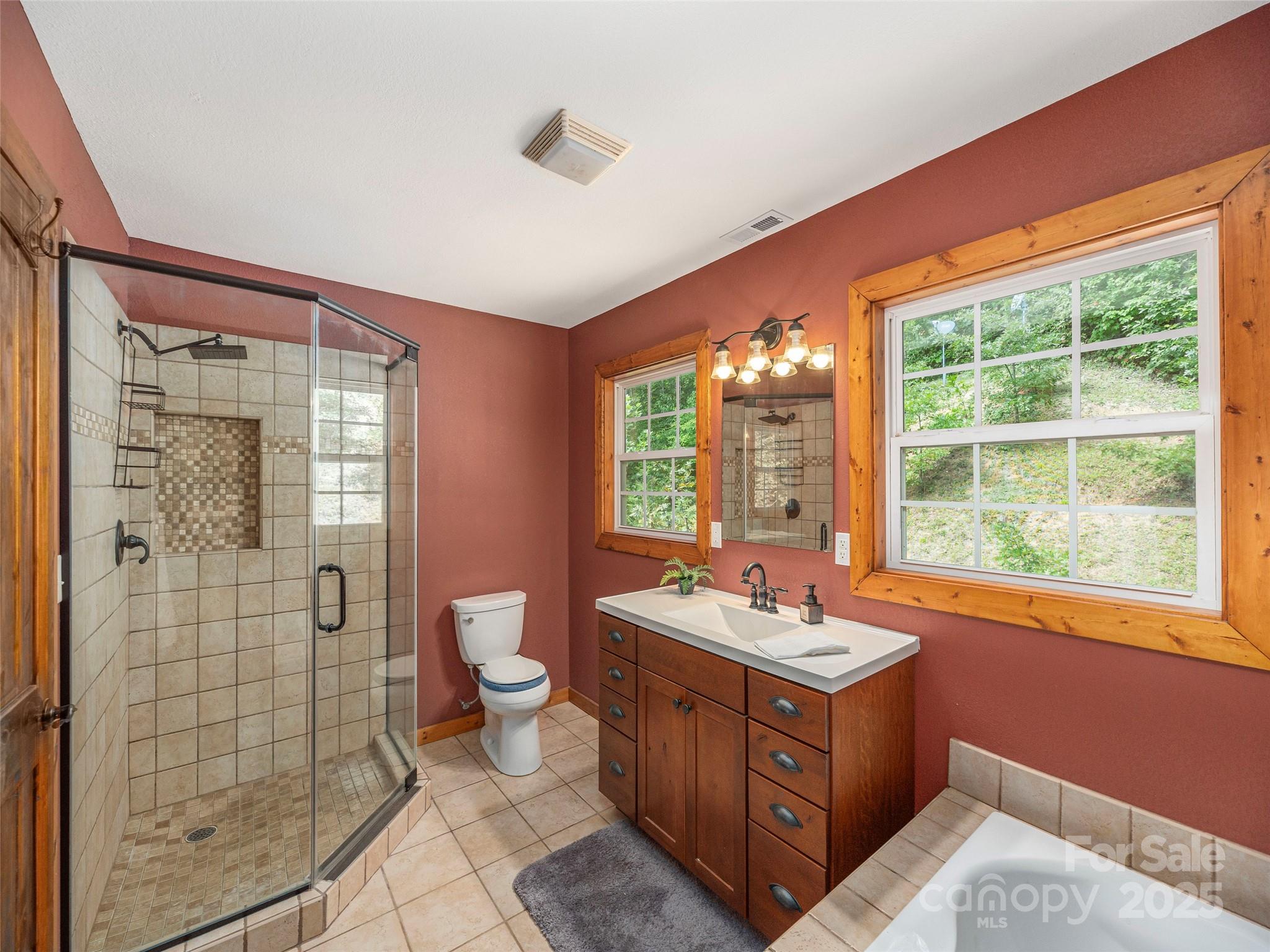 27 Little Roundtop Road Clyde NC 28721