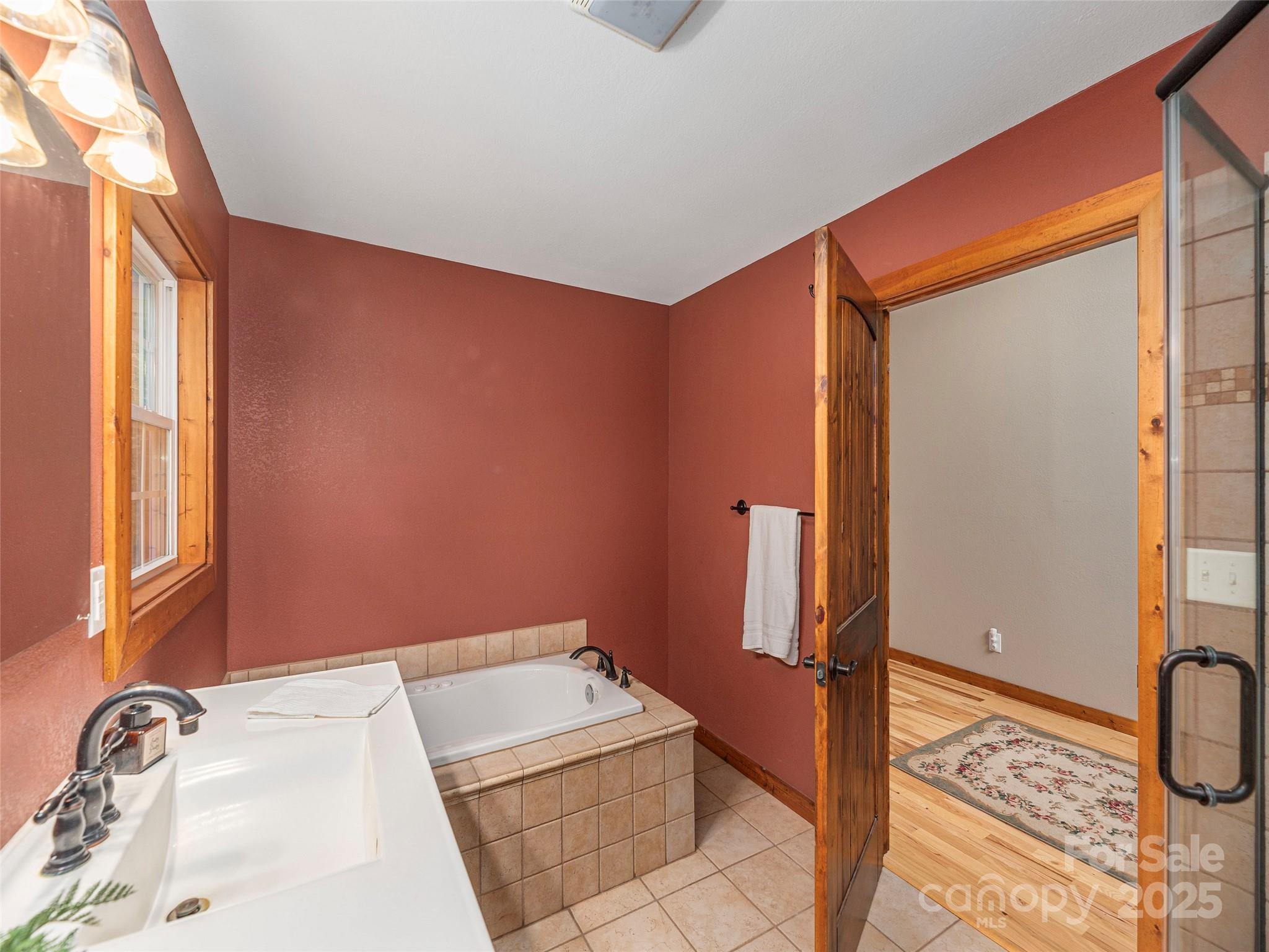 27 Little Roundtop Road Clyde NC 28721
