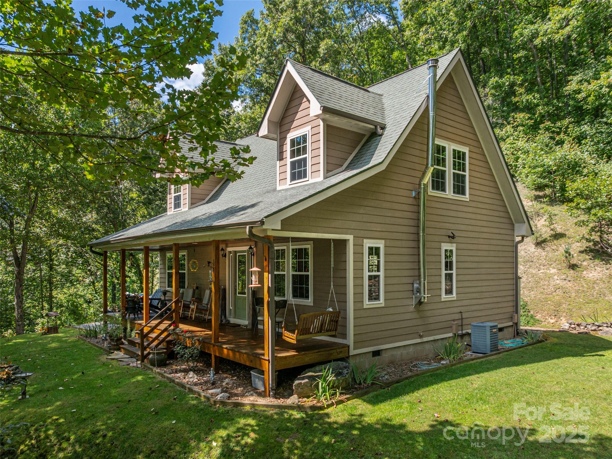 27 Little Roundtop Road Clyde NC 28721