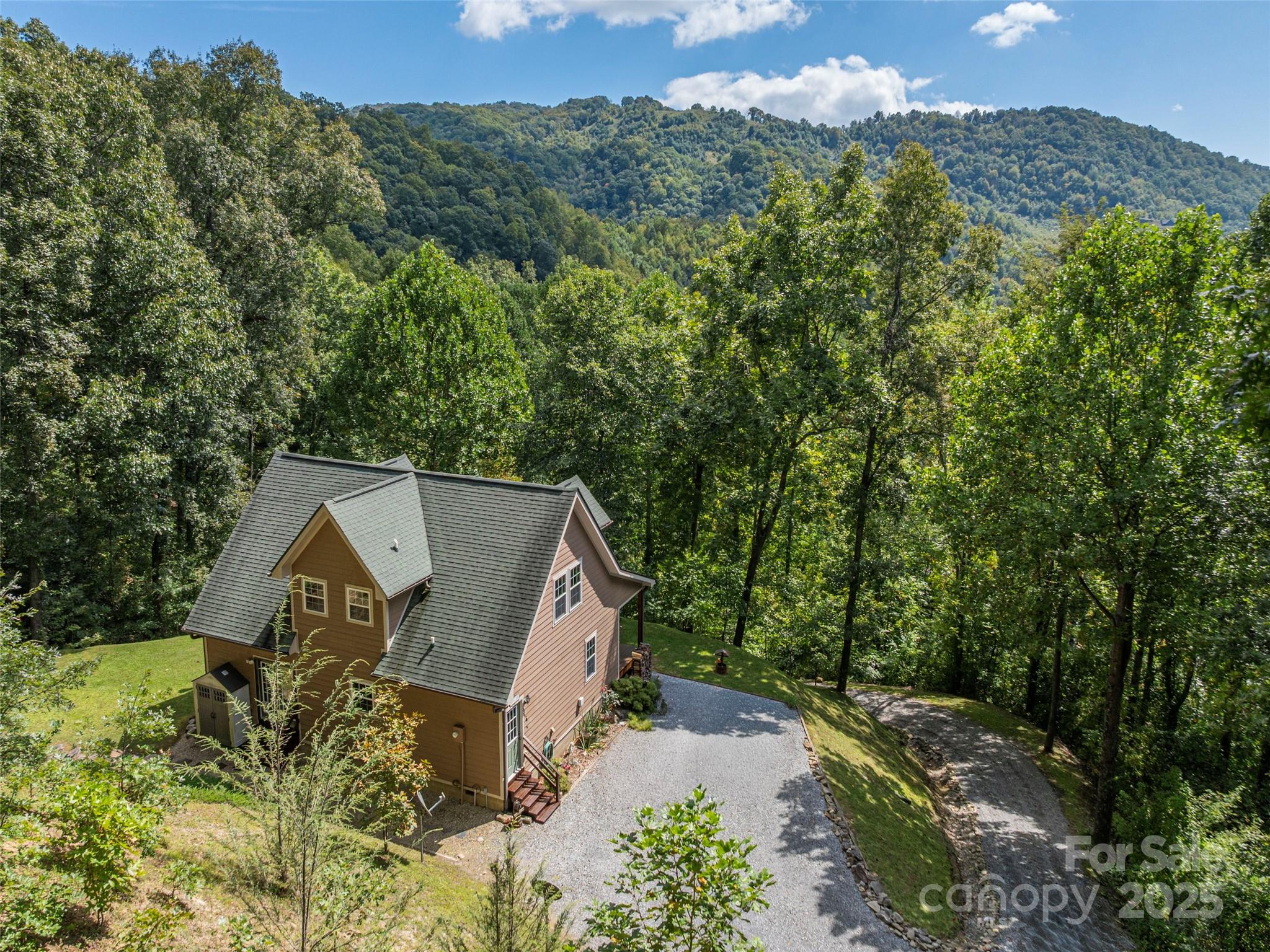 27 Little Roundtop Road Clyde NC 28721