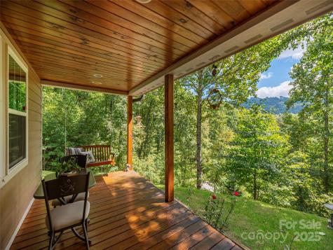 27 Little Roundtop Road Clyde NC 28721