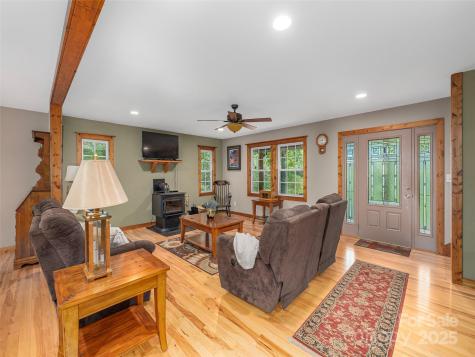 27 Little Roundtop Road Clyde NC 28721