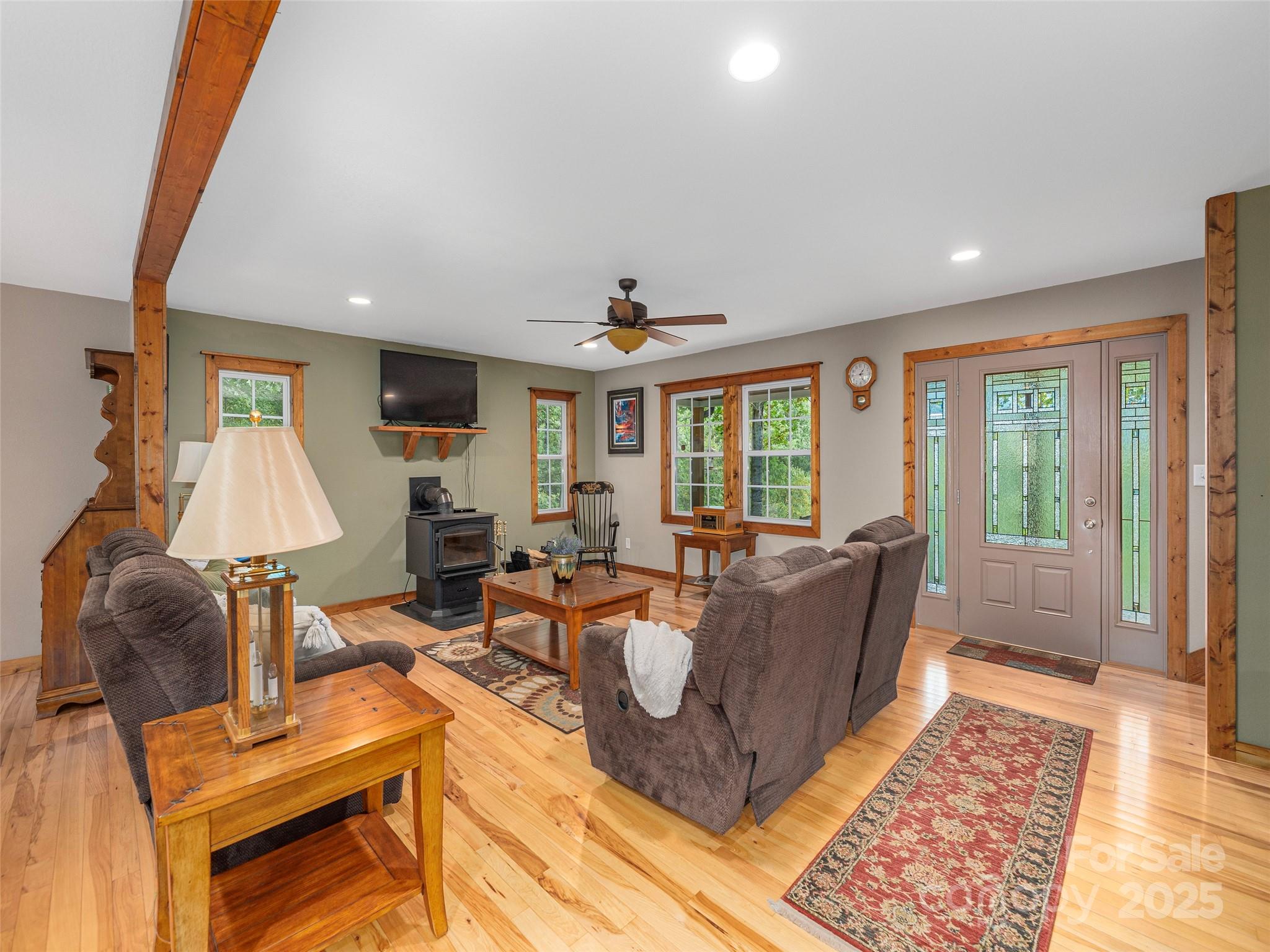 27 Little Roundtop Road Clyde NC 28721