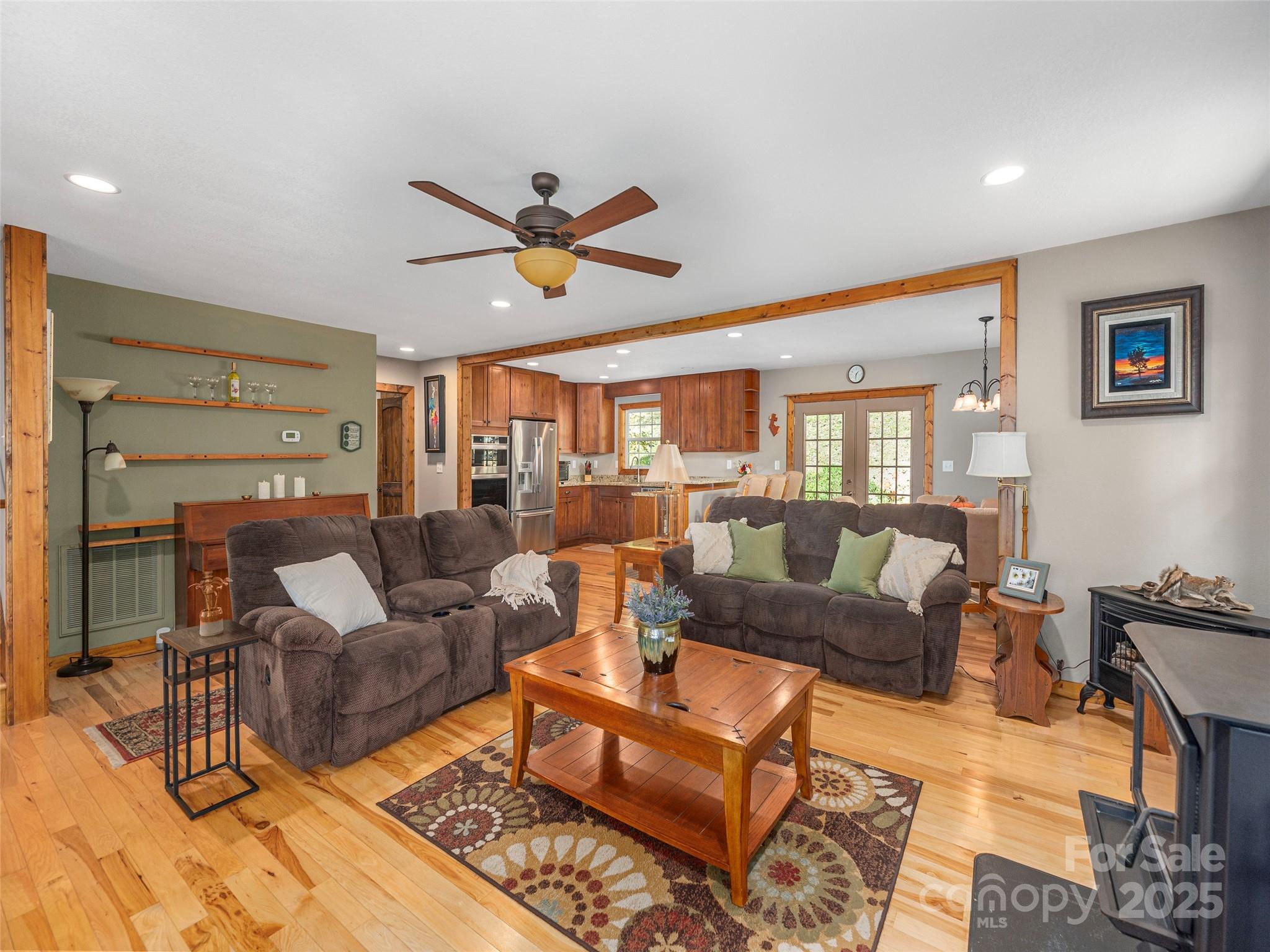 27 Little Roundtop Road Clyde NC 28721