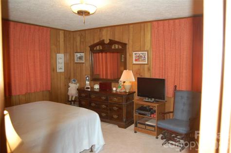 202 Knoll Circle Newland NC 28657