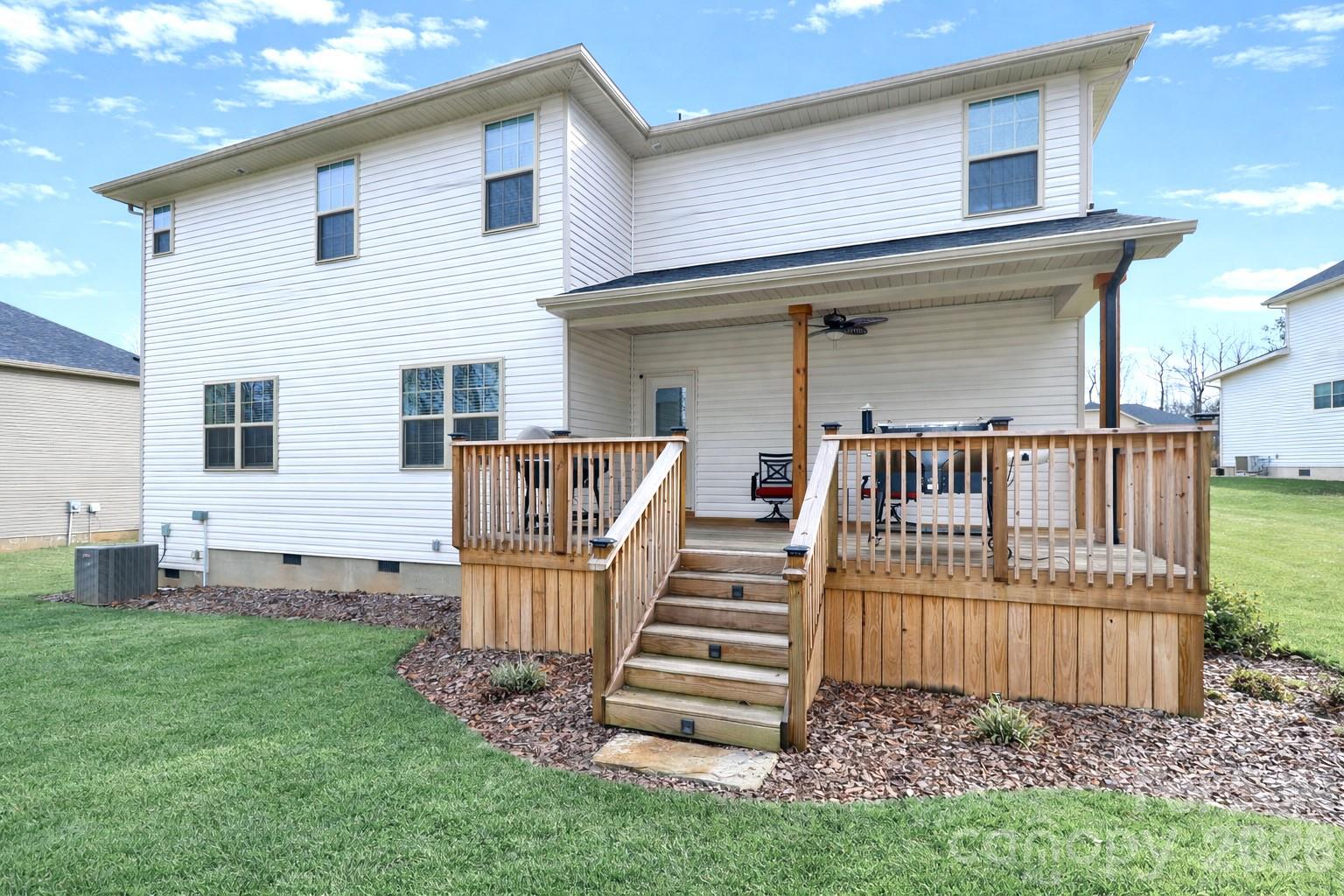 137 Northlake Drive Statesville NC 28677