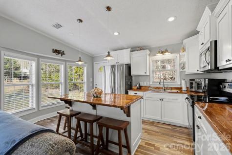 119 Deerfield Drive New London NC 28127