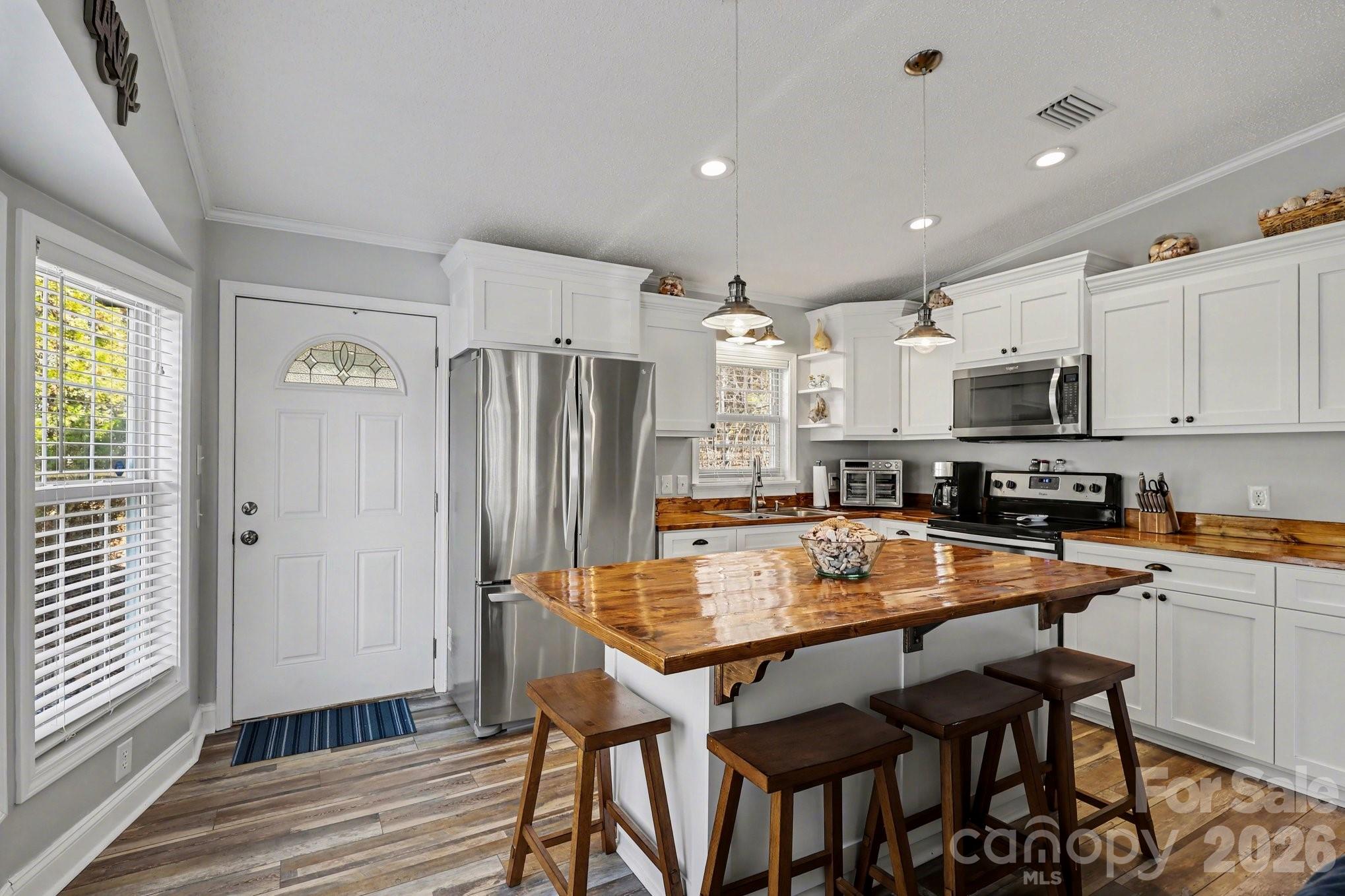 119 Deerfield Drive New London NC 28127