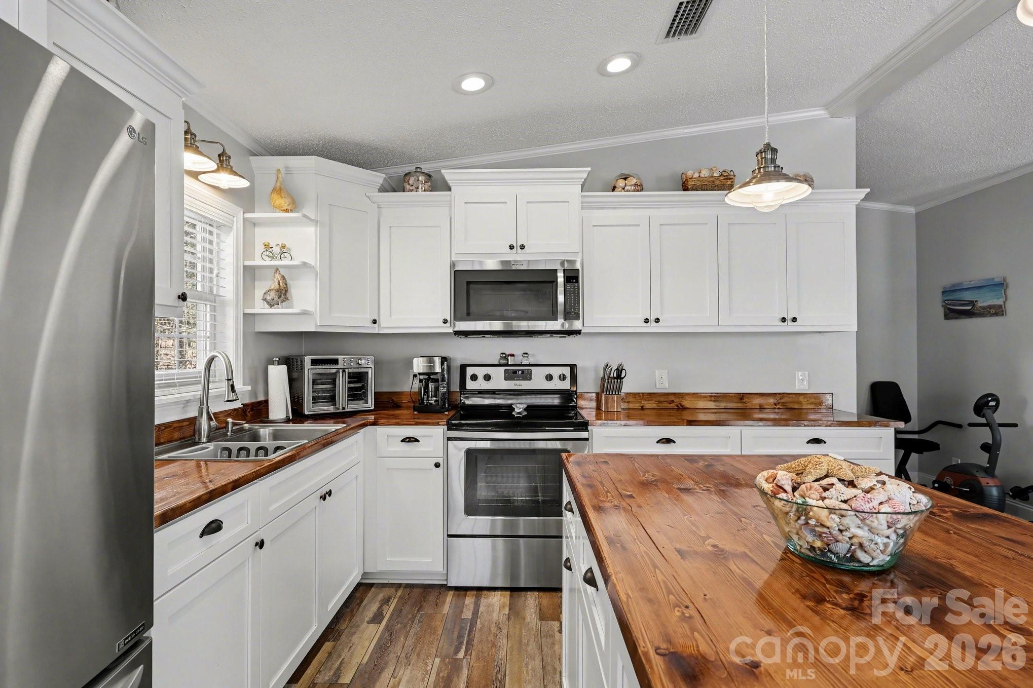 119 Deerfield Drive New London NC 28127