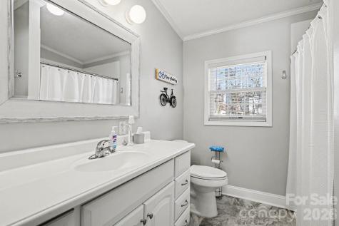 119 Deerfield Drive New London NC 28127