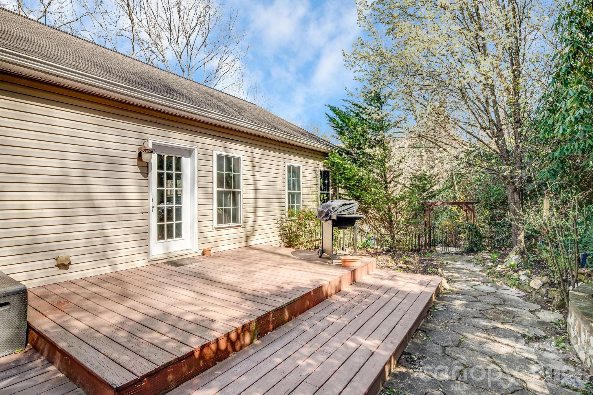 319 Glenn Bridge Road Arden NC 28704