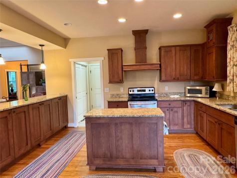 894 Dunroy Drive Hendersonville NC 28739