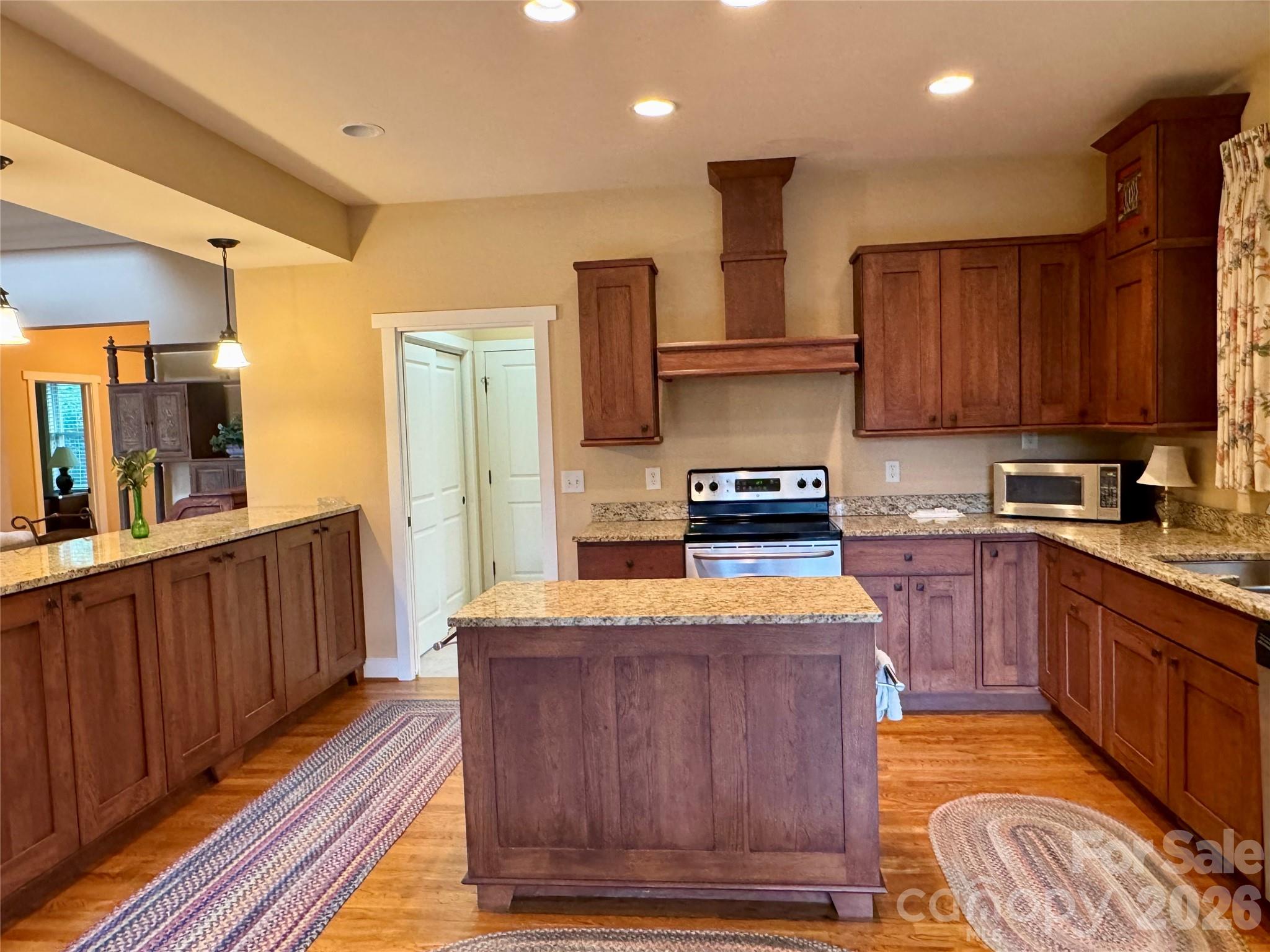 894 Dunroy Drive Hendersonville NC 28739