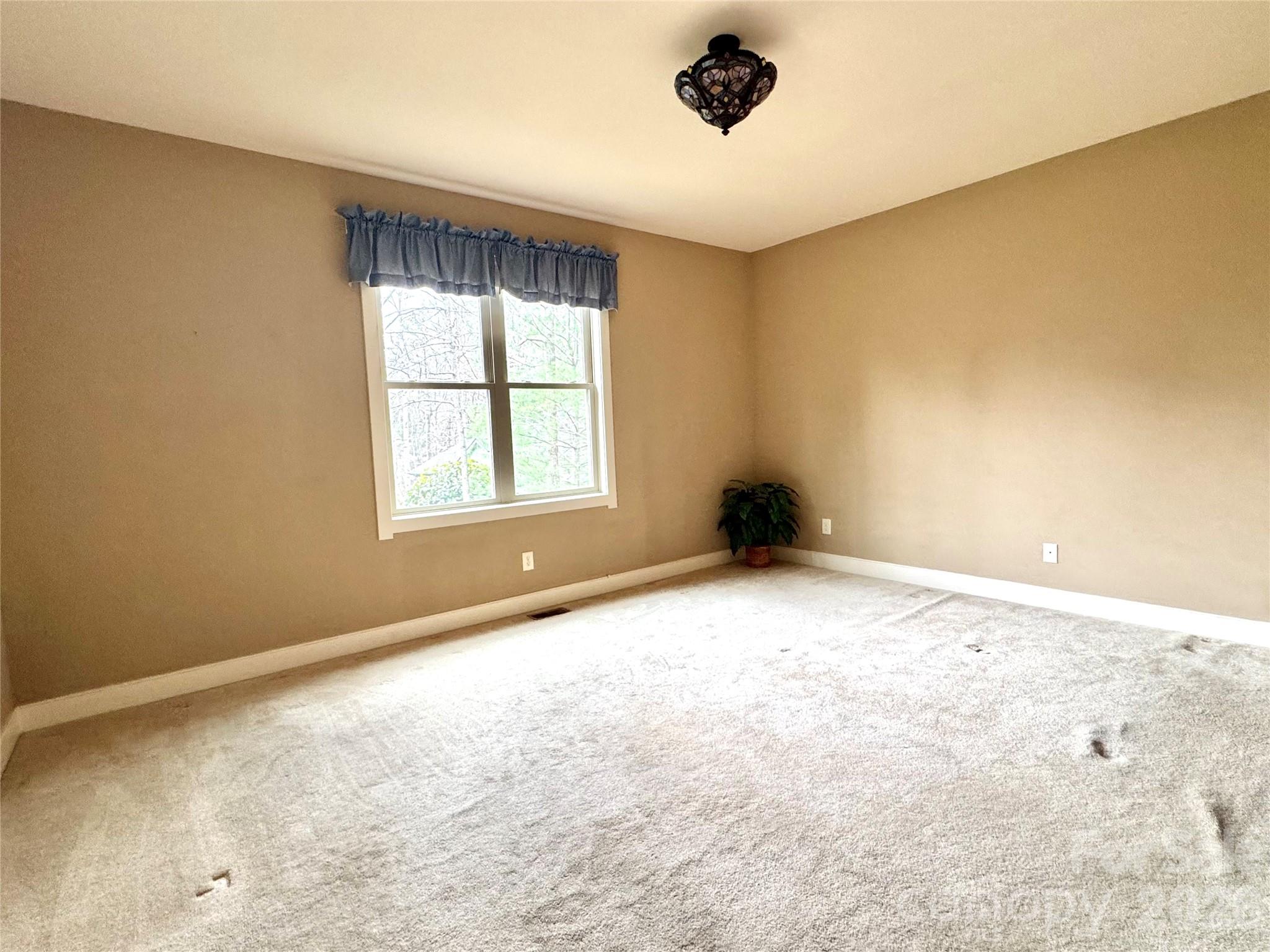 894 Dunroy Drive Hendersonville NC 28739