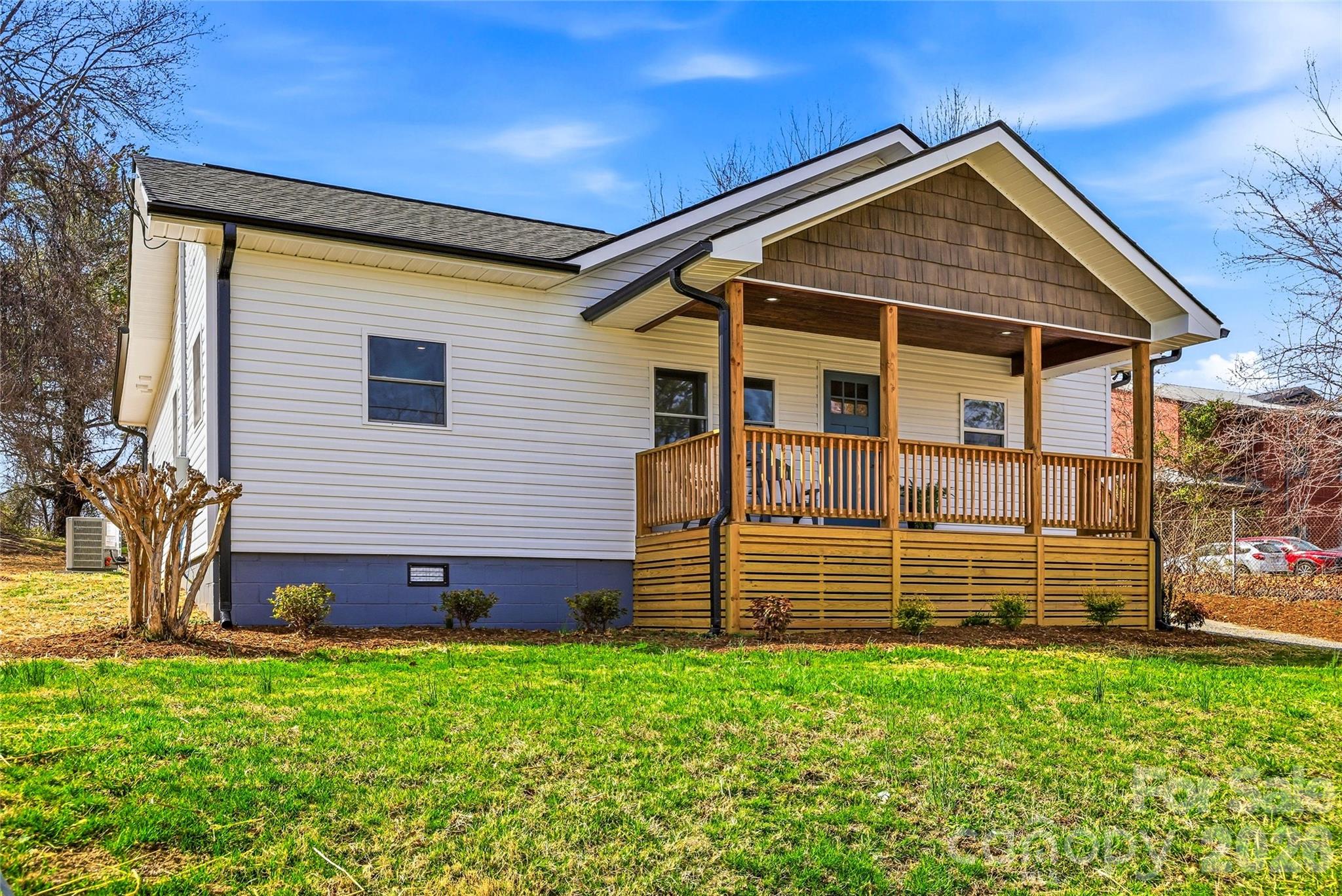 807 N Whitted Street Hendersonville NC 28791