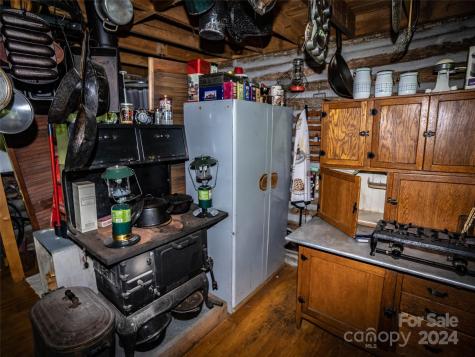 1001 Mountain Glen Road Canton NC 28716