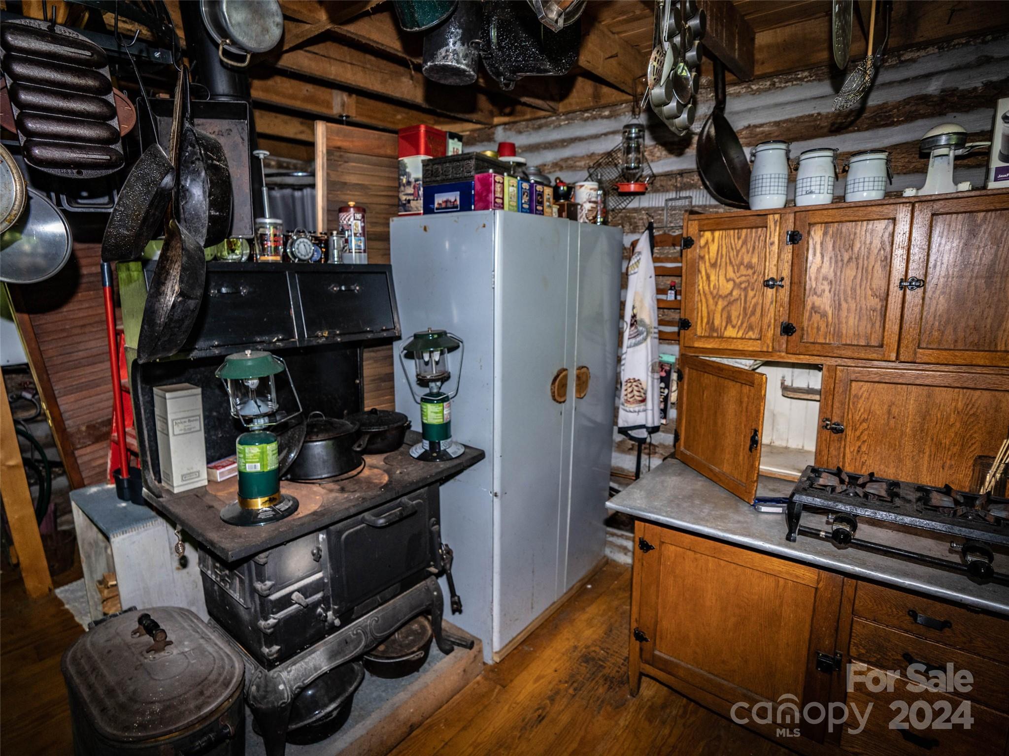 1001 Mountain Glen Road Canton NC 28716