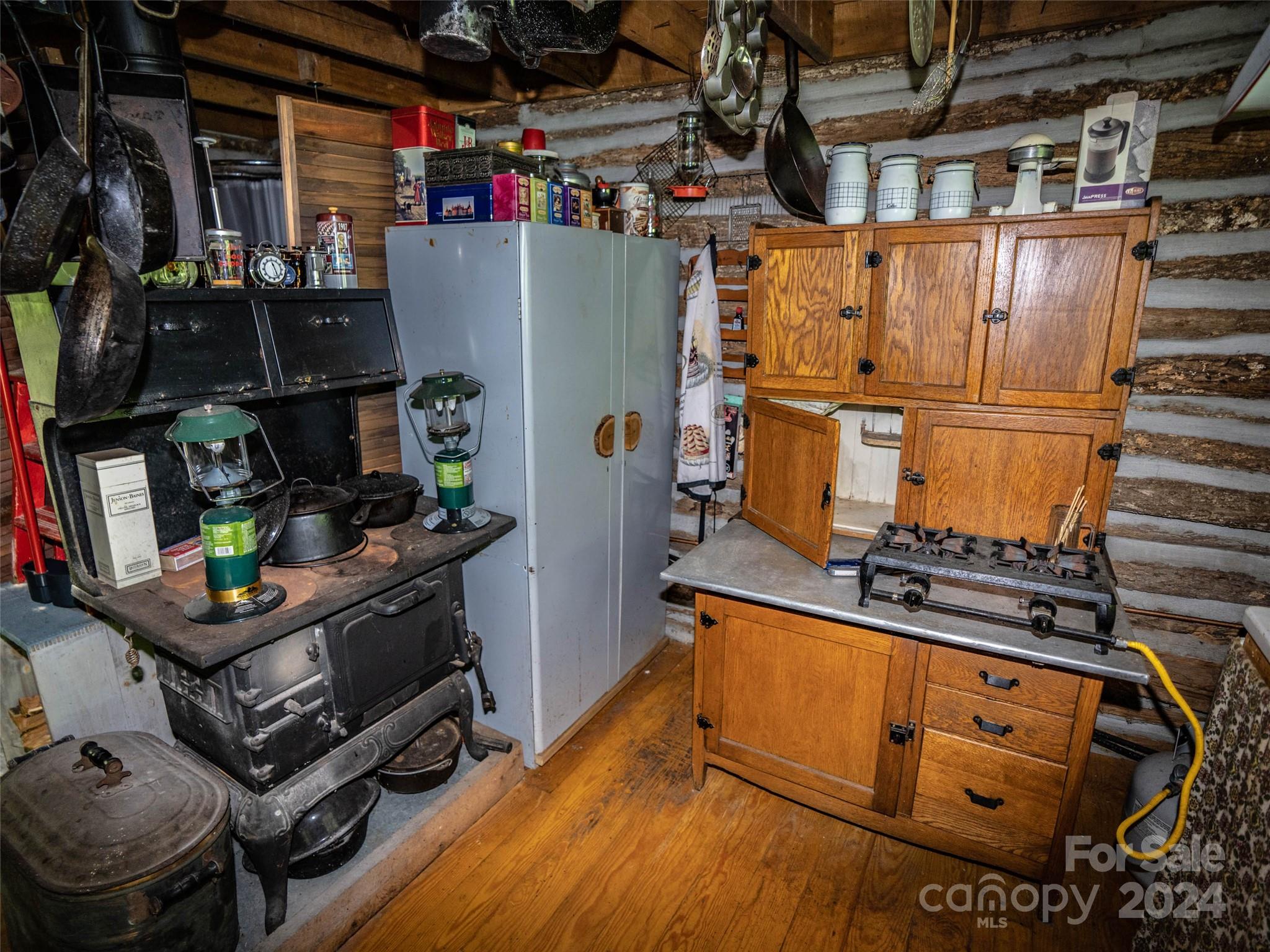 1001 Mountain Glen Road Canton NC 28716