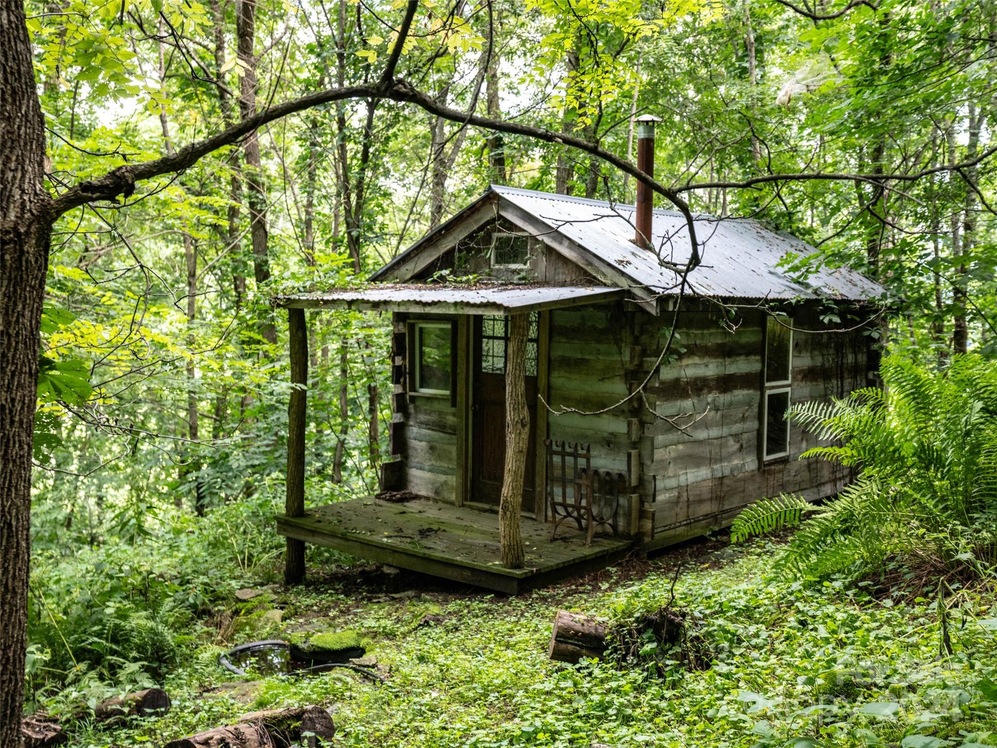 1001 Mountain Glen Road Canton NC 28716