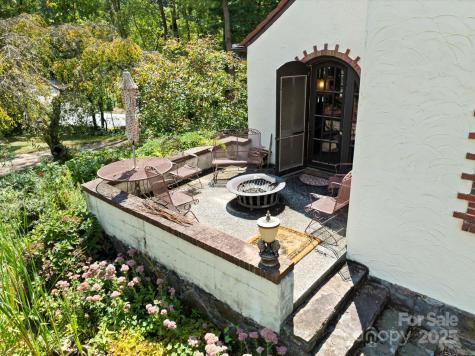 23 Greenleaf Circle Asheville NC 28804