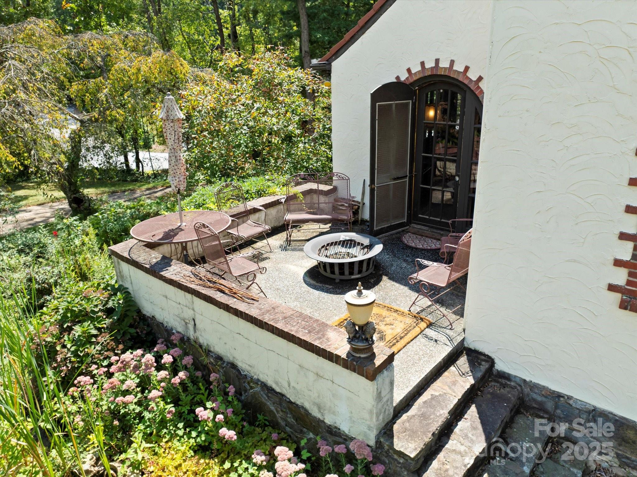 23 Greenleaf Circle Asheville NC 28804