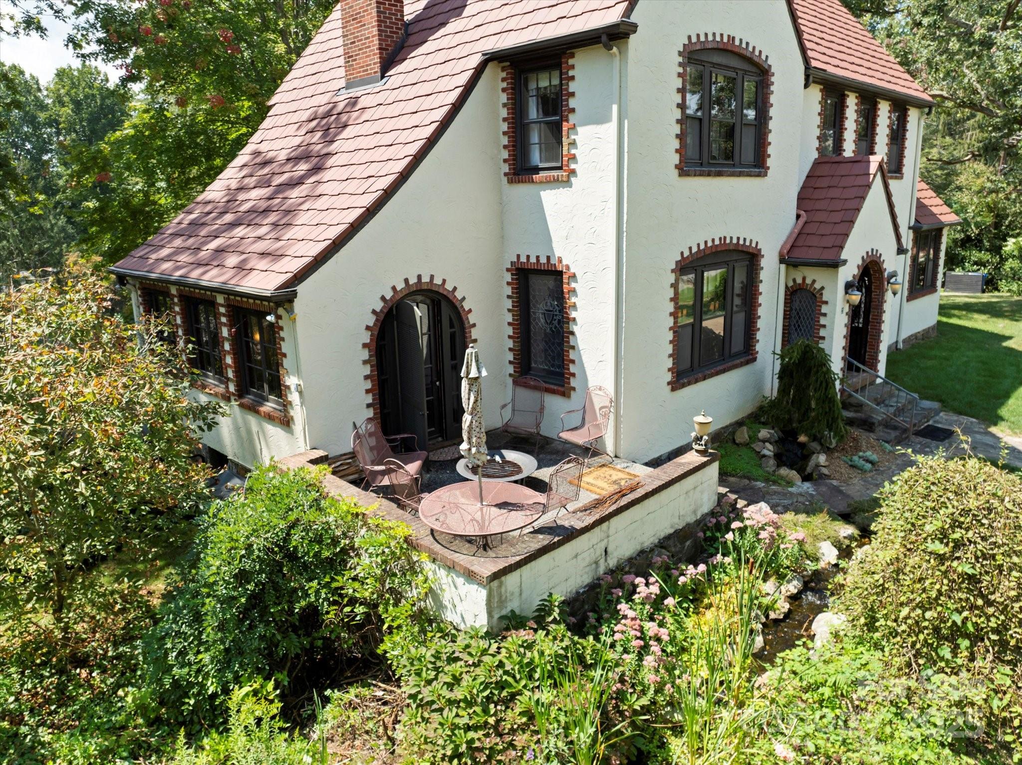 23 Greenleaf Circle Asheville NC 28804