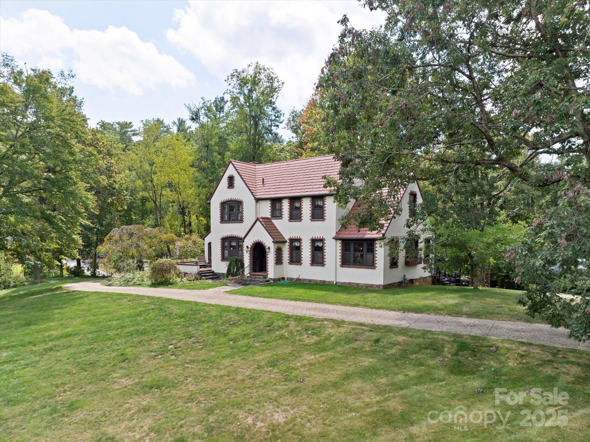 23 Greenleaf Circle Asheville NC 28804