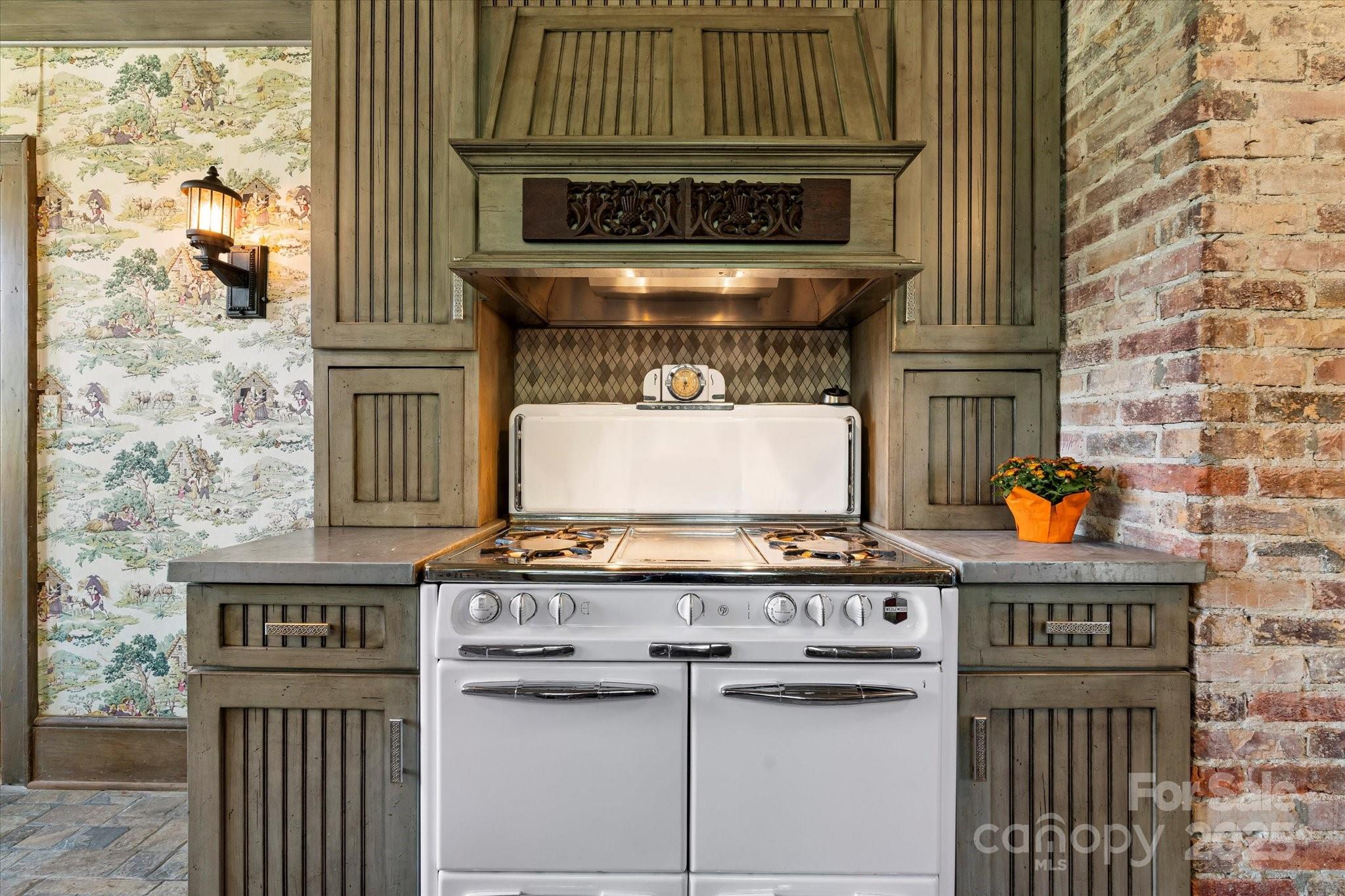 23 Greenleaf Circle Asheville NC 28804