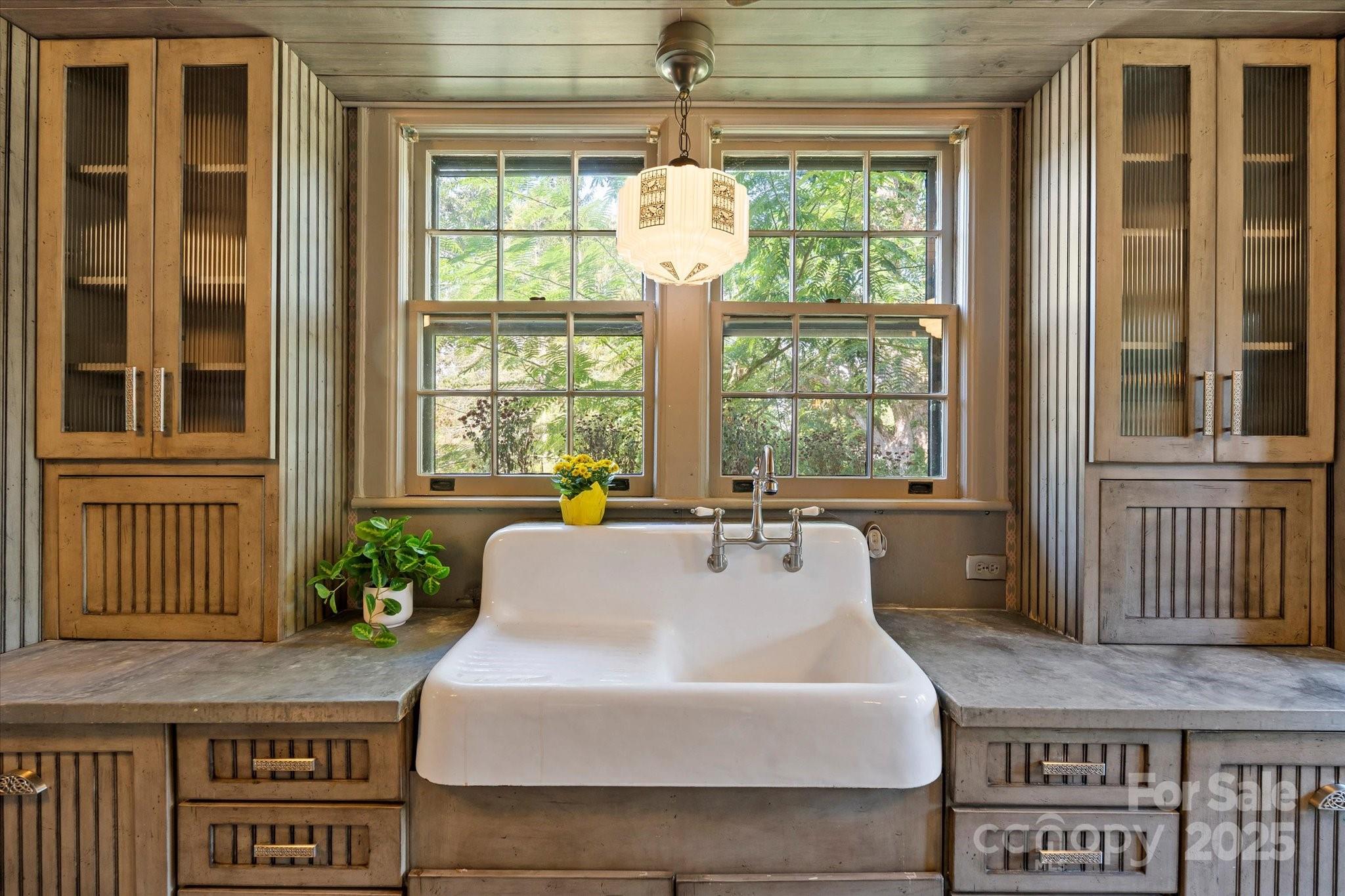 23 Greenleaf Circle Asheville NC 28804