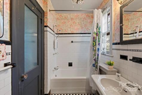 23 Greenleaf Circle Asheville NC 28804