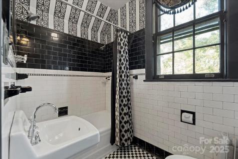 23 Greenleaf Circle Asheville NC 28804