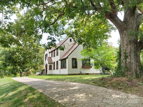 23 Greenleaf Circle Asheville NC 28804