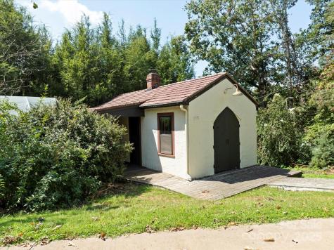 23 Greenleaf Circle Asheville NC 28804