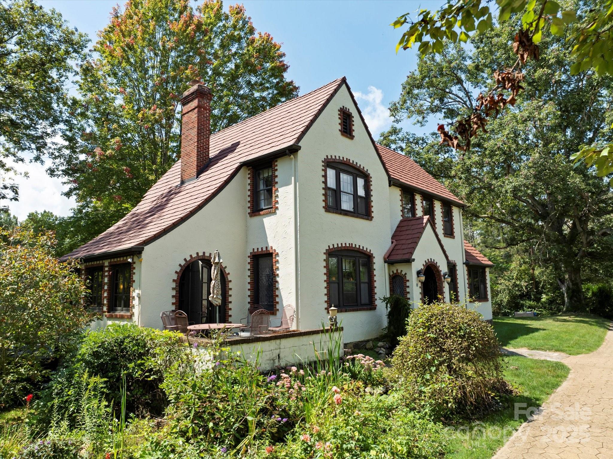 23 Greenleaf Circle Asheville NC 28804