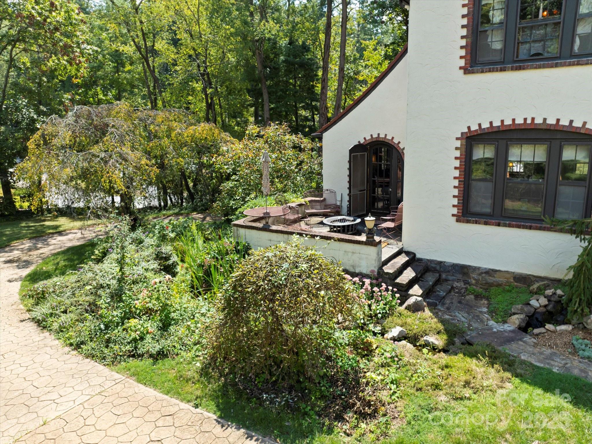 23 Greenleaf Circle Asheville NC 28804