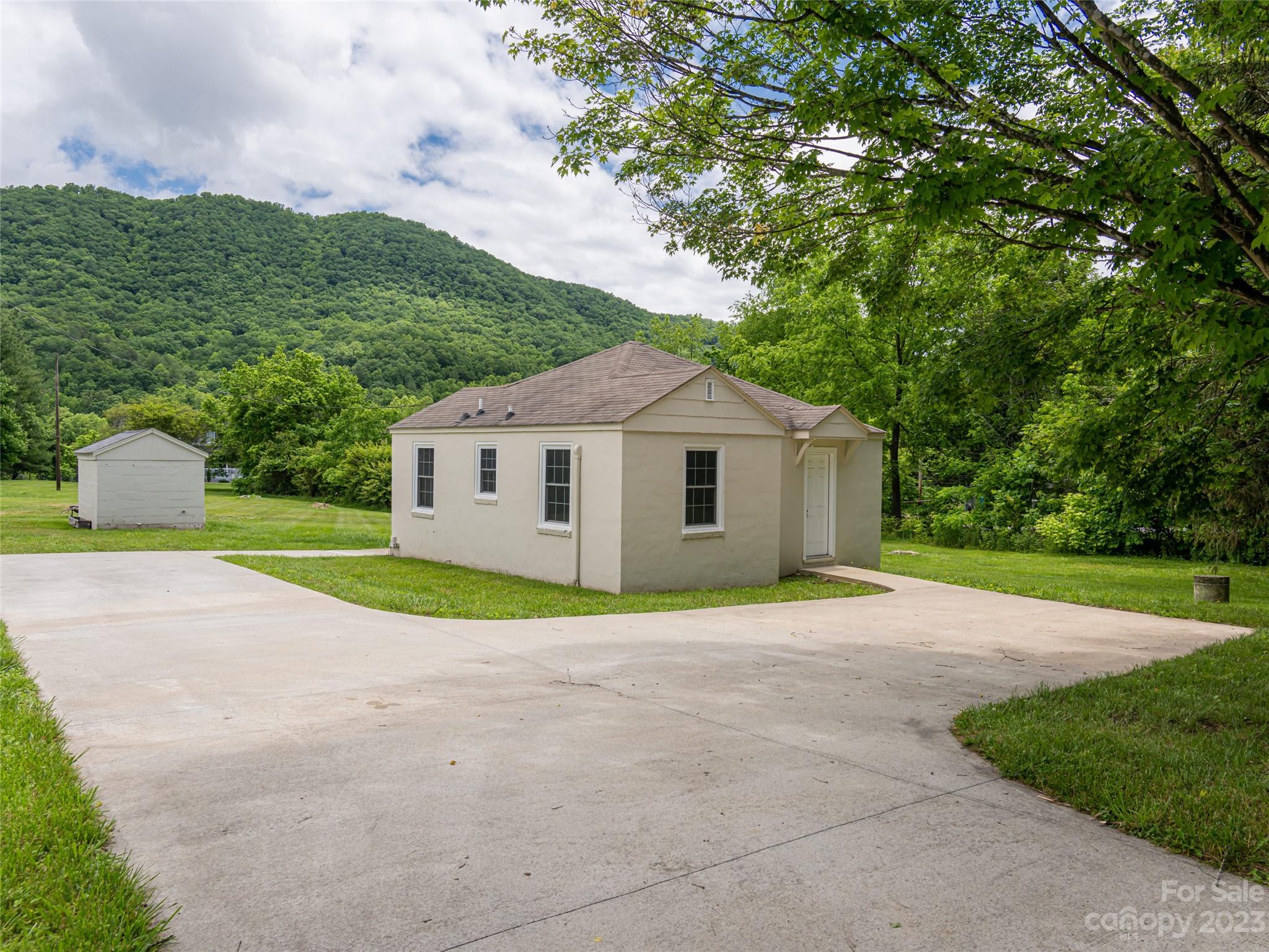 818 Cane Creek Road Fletcher NC 28732