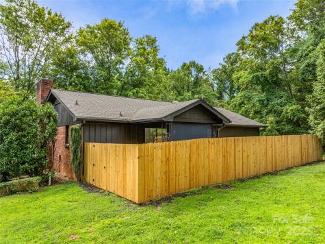 3 Acorn Road Asheville NC 28804