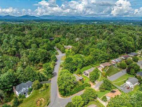3 Acorn Road Asheville NC 28804