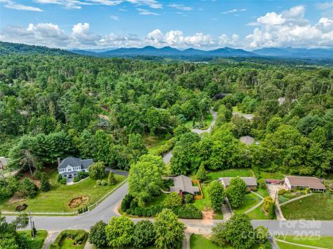3 Acorn Road Asheville NC 28804