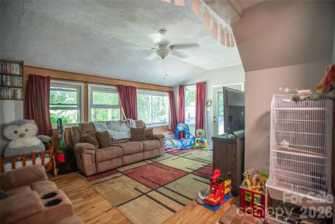 1202 Cannon Drive Lenoir NC 28645