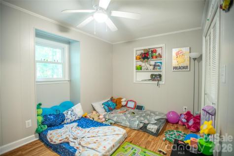 1202 Cannon Drive Lenoir NC 28645