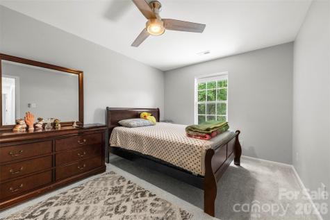 5302 Fairgrove Lane Harrisburg NC 28075