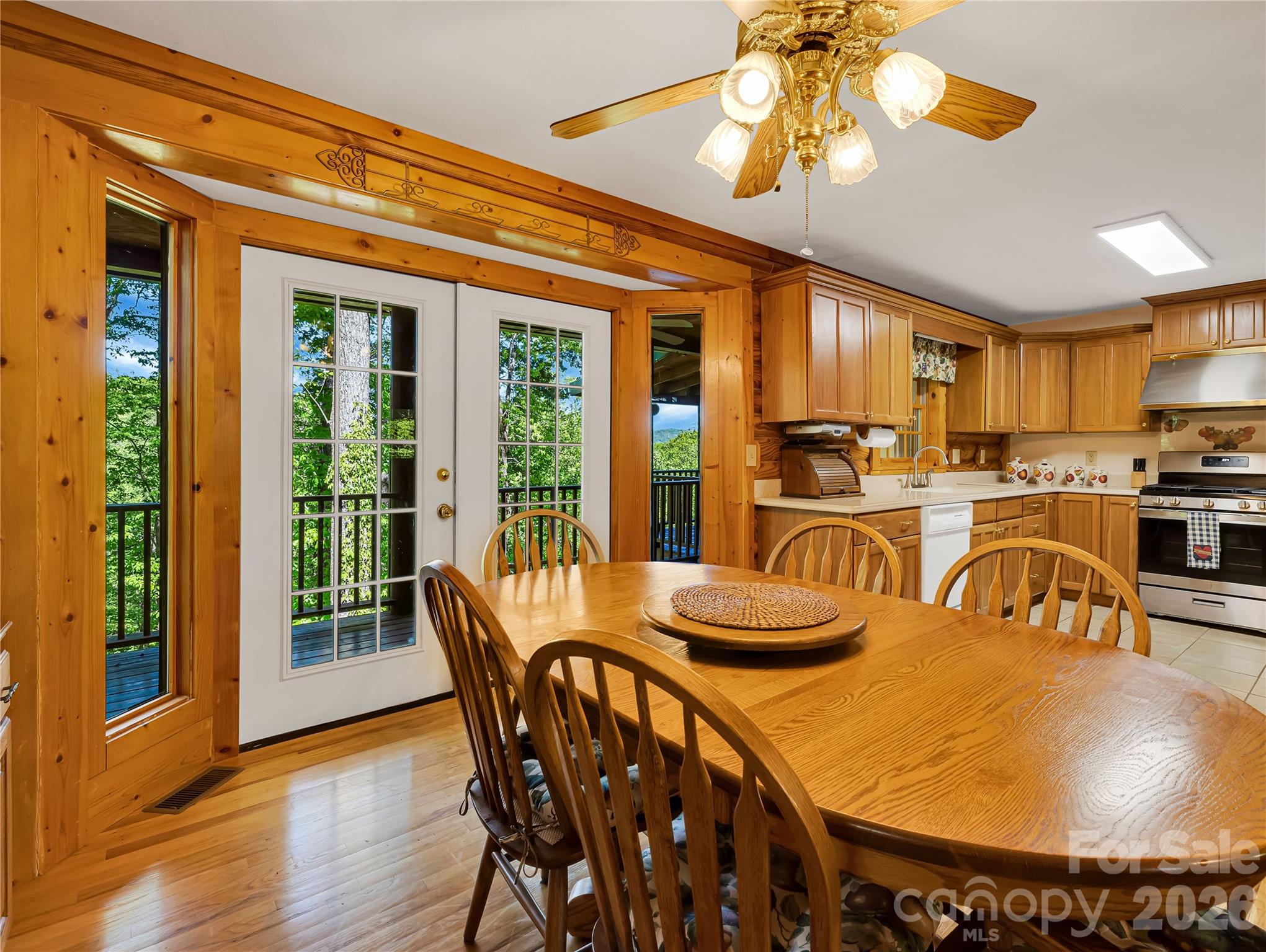 212 Glen Echo Circle Saluda NC 28773