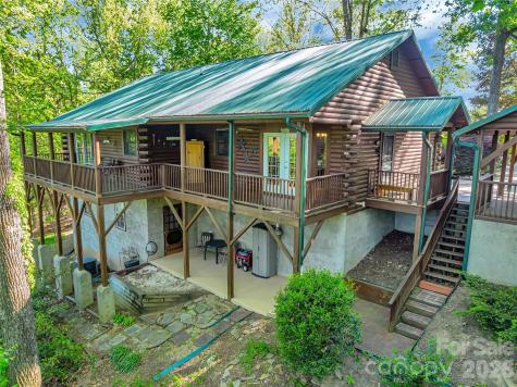 212 Glen Echo Circle Saluda NC 28773