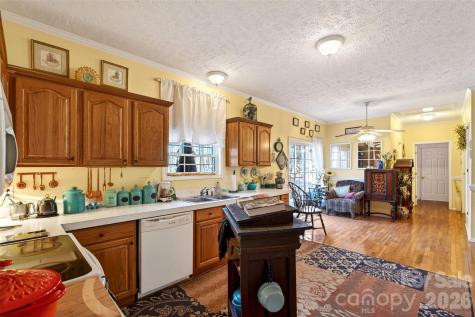 1146 Landrum Road Columbus NC 28722