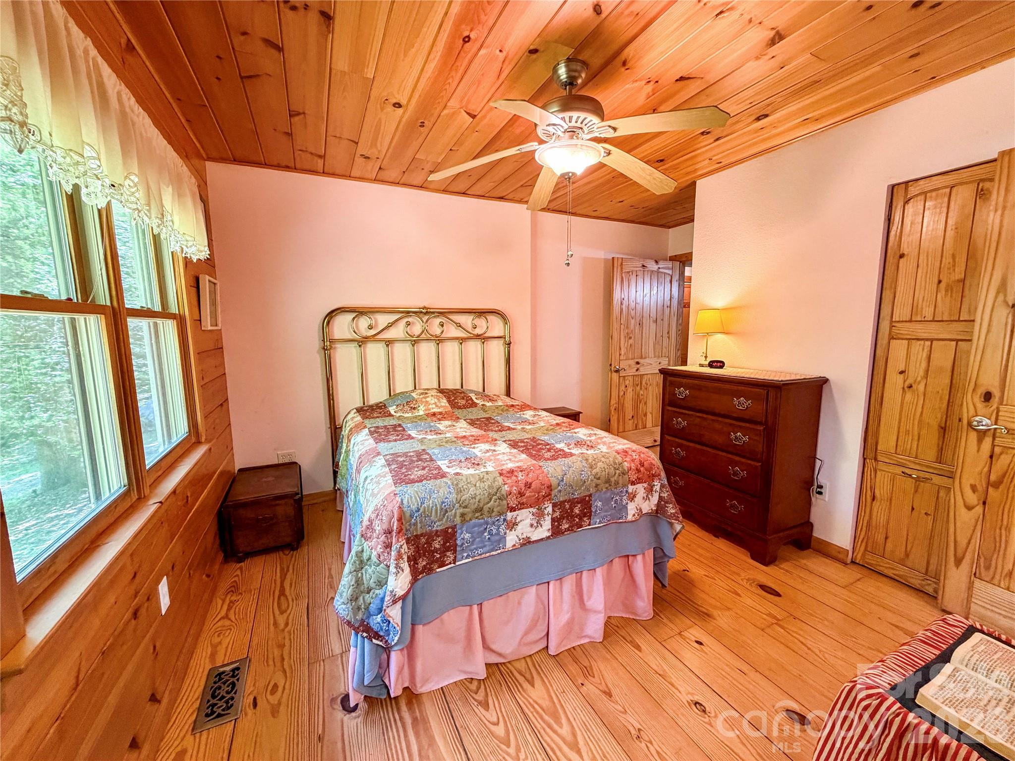 175 Cougar Lane Whittier NC 28789