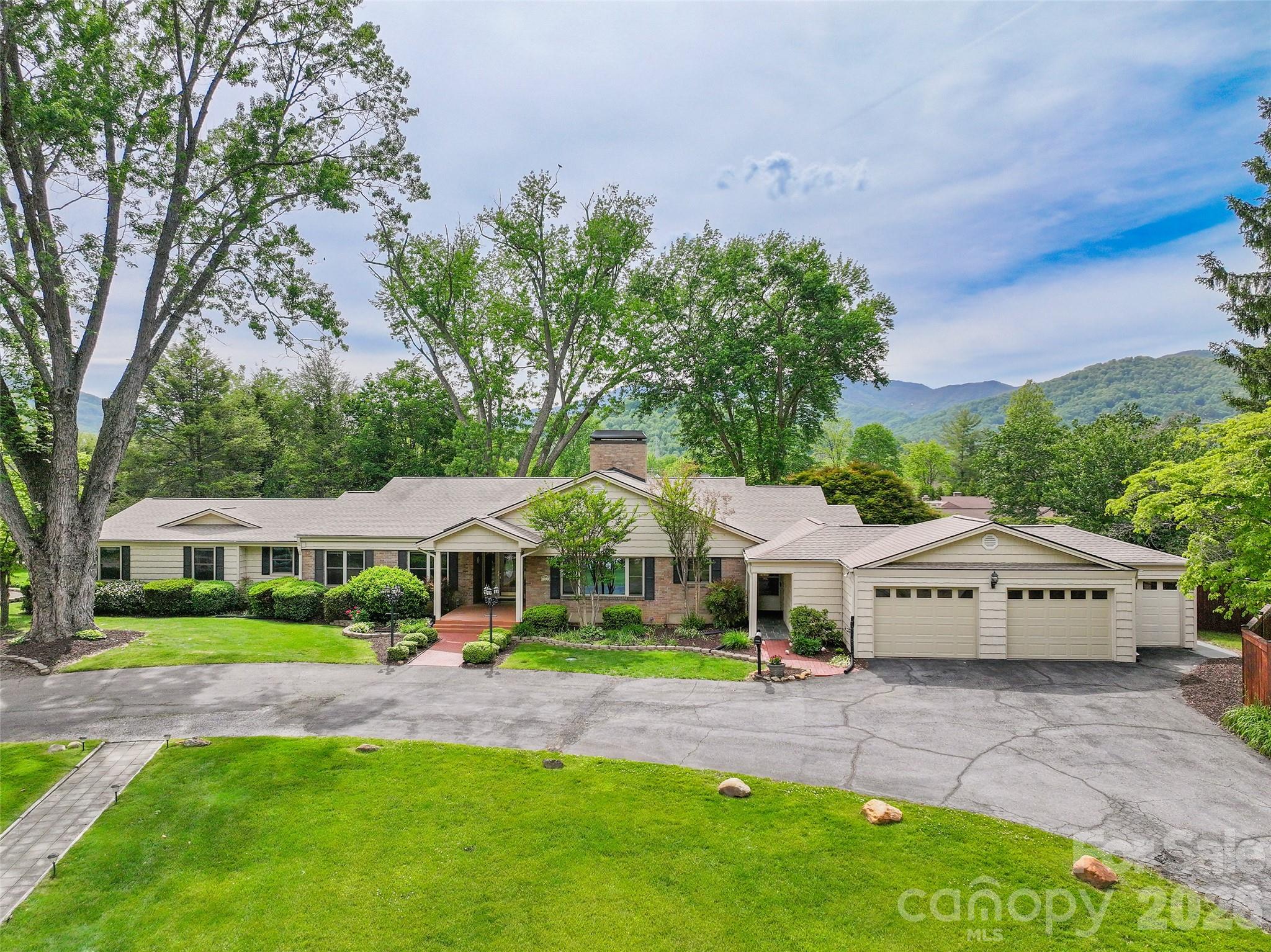 142 Country Club Drive Waynesville NC 28786