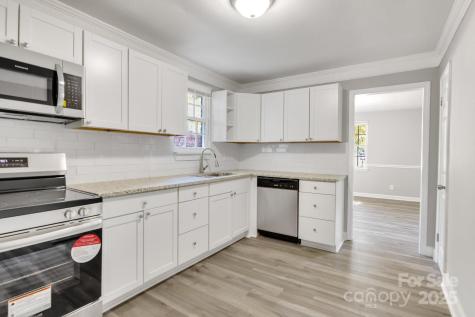 3637 Glenville Avenue Charlotte NC 28215