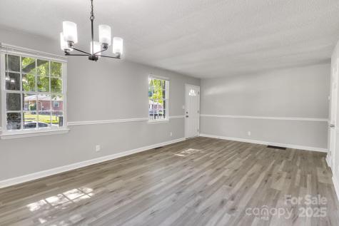 3637 Glenville Avenue Charlotte NC 28215