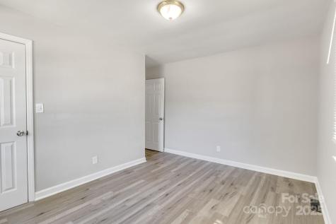 3637 Glenville Avenue Charlotte NC 28215